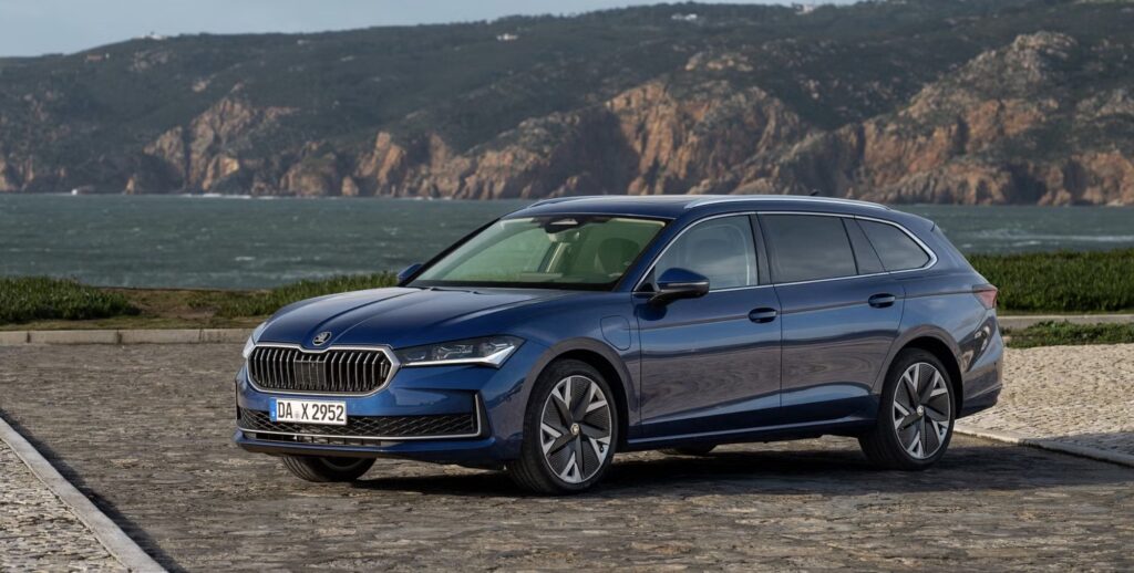 Her er prisene på de nye plug-in hybridene fra Skoda Her er priserne på de nye plug-in-hybrider fra Skoda