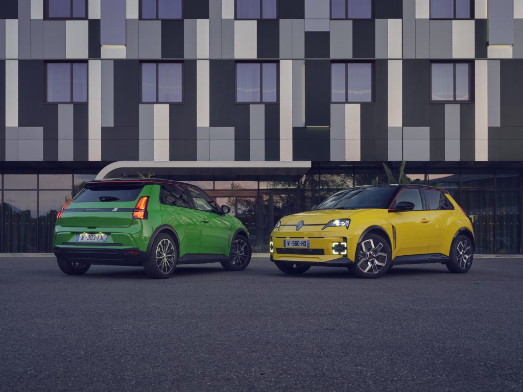Dacia Duster og Renault 5 kjemper om tittelen Årets bil i Europa Dacia Duster og Renault 5 kæmper om titlen som Årets Bil i Europa
